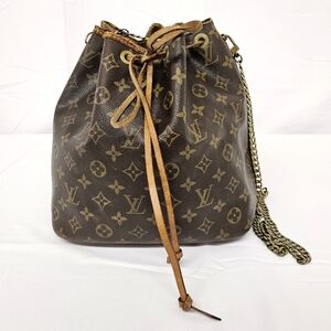 Louis Vuitton Noe Bucket Bag in Monogram Canvas and Leather